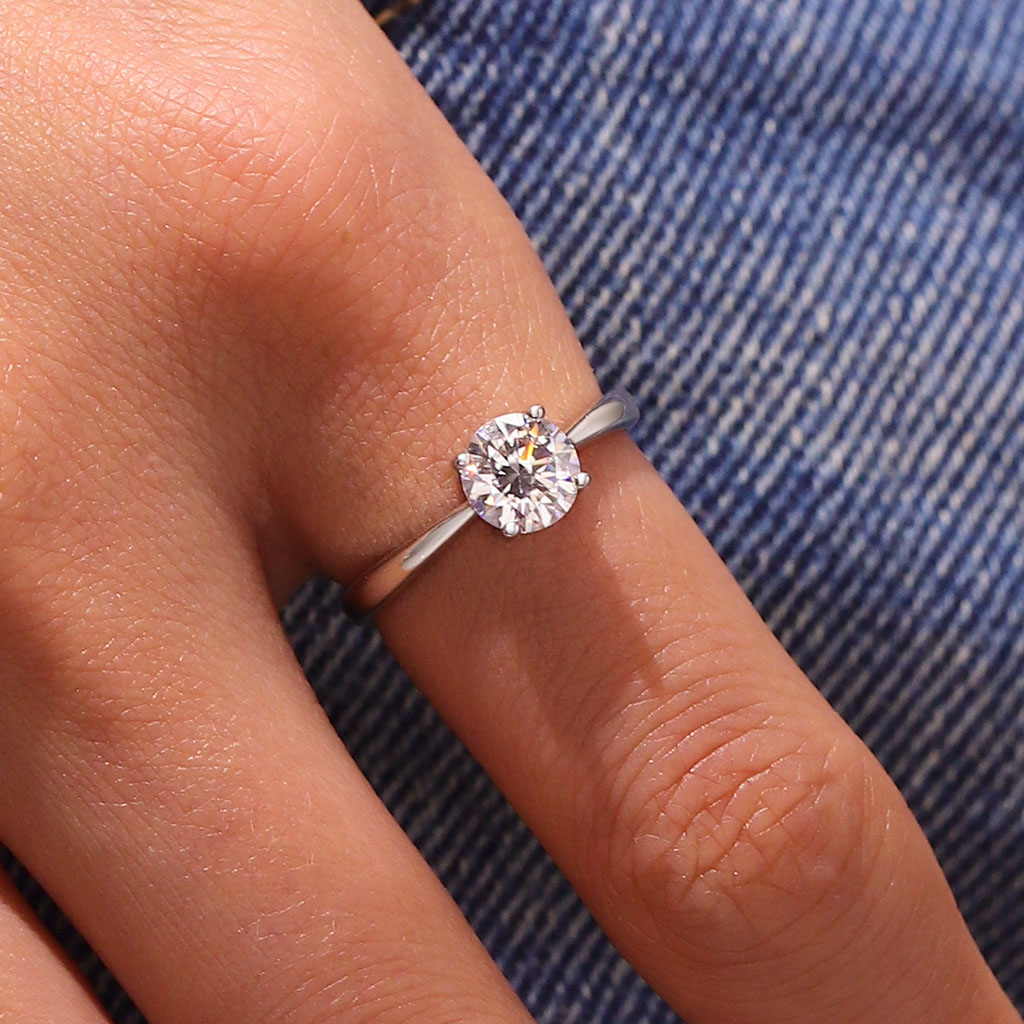1CT Brilliant VVS Moissanite Ring image number 4