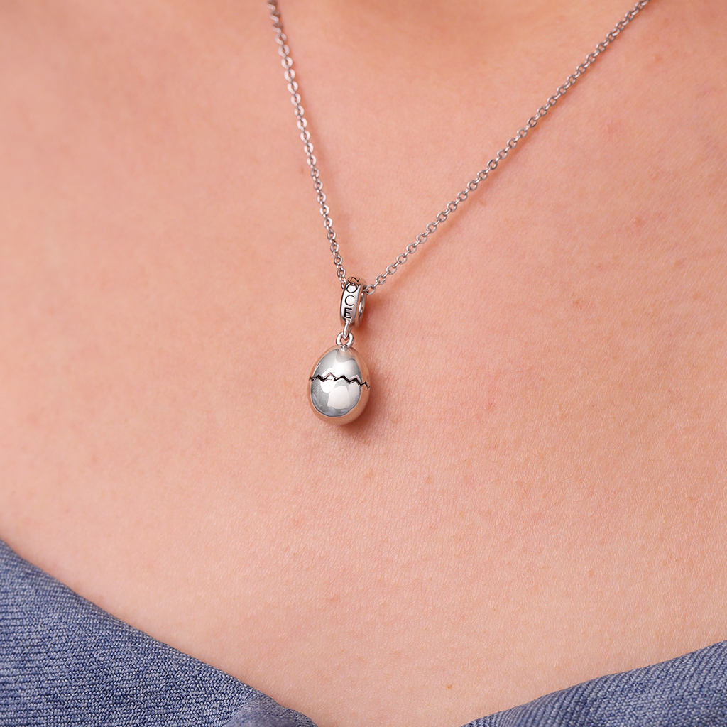 Chickie Hatchling Pendant image number 7