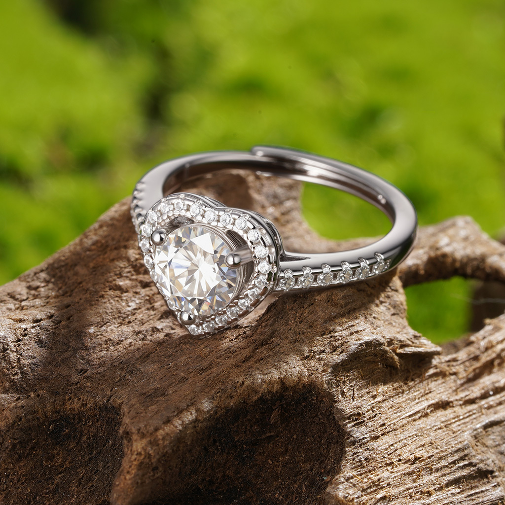 Brilliant Hearts VVS Moissanite Engagement Ring image number 3