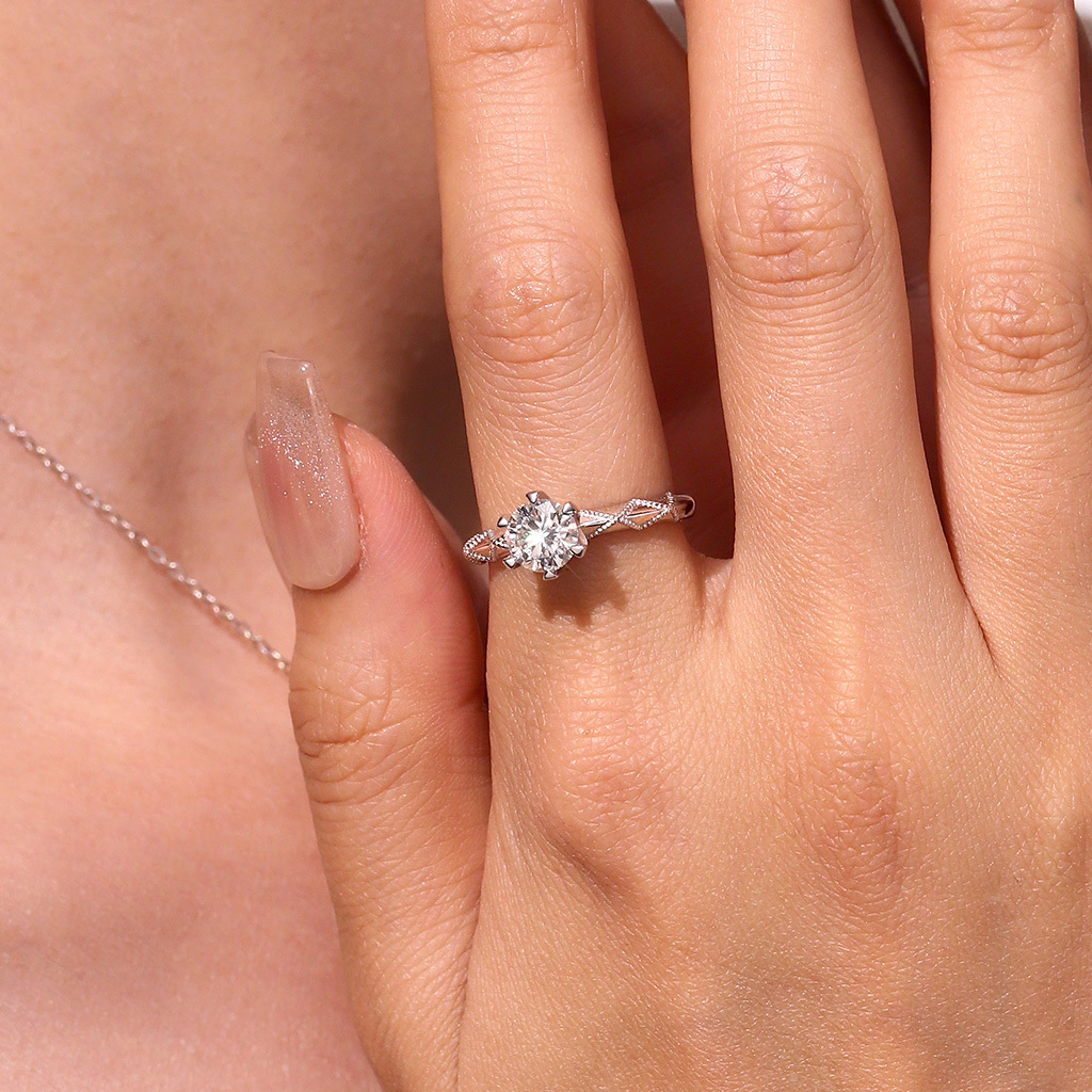 Classic 1Ct Round 925S & VVS Moissanite Ring image number 5