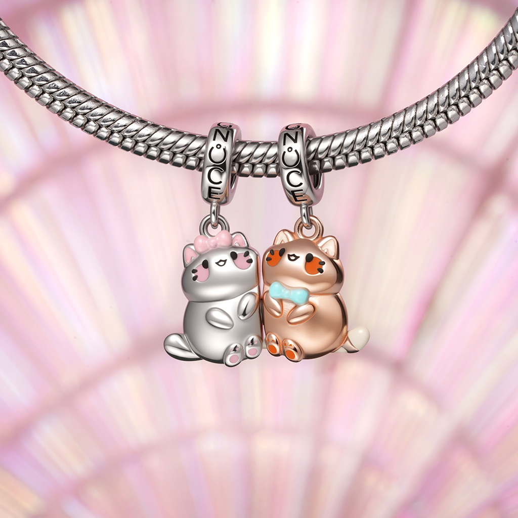 Mochi the Cat Couple Pendant image number 3