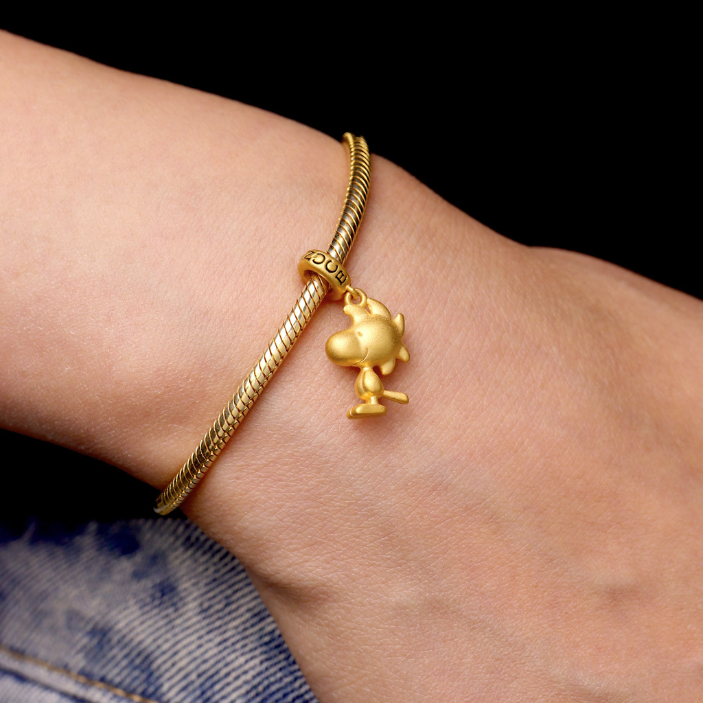 18k Gold Woodstock Pendant image number 6