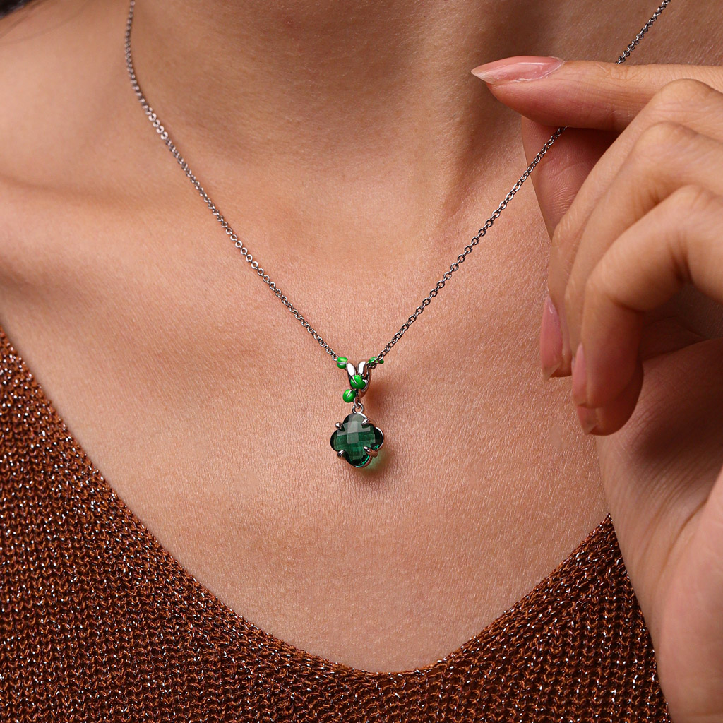 Four Leaf Clover Vine Charm image number 4