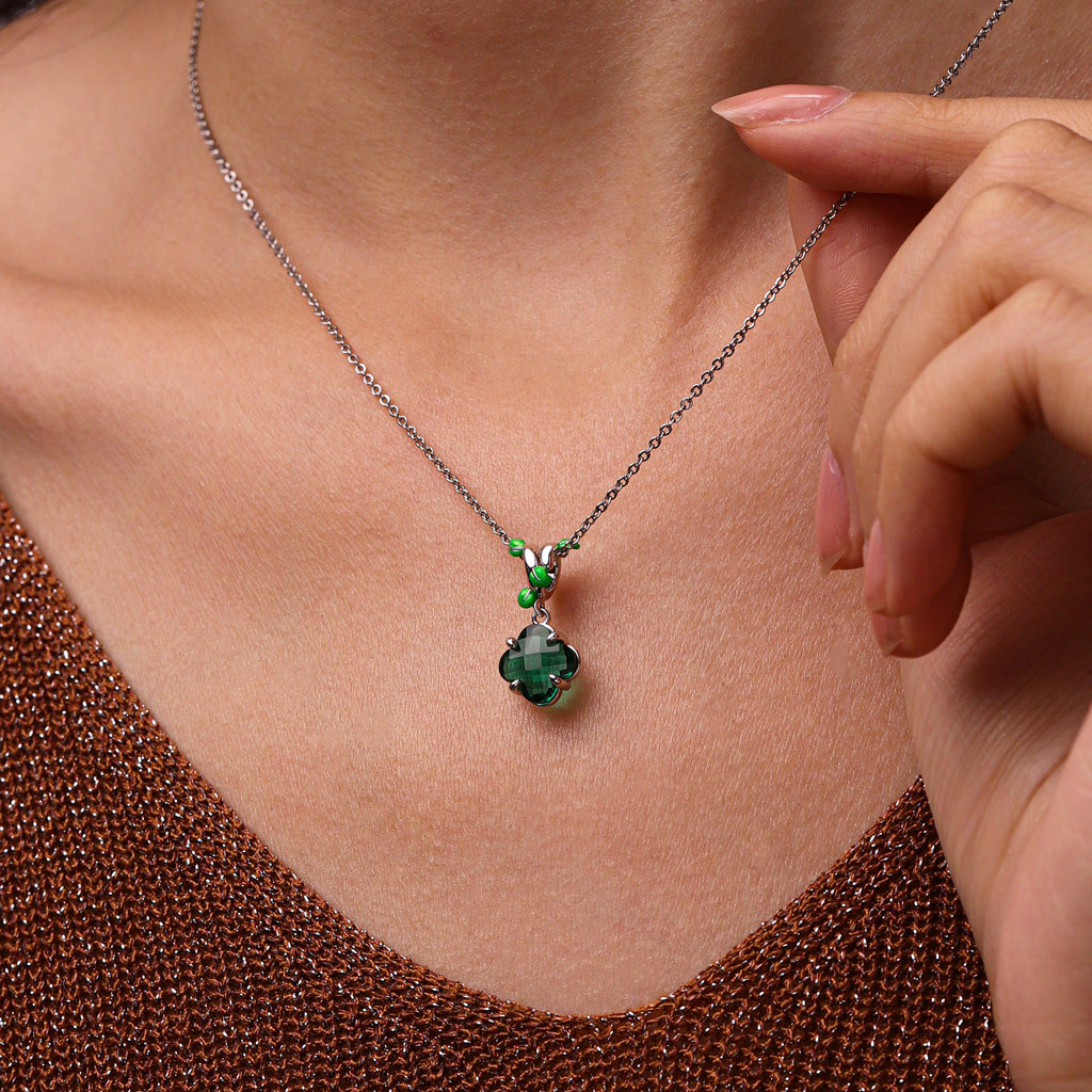 Four Leaf Clover Vine Charm image number 4