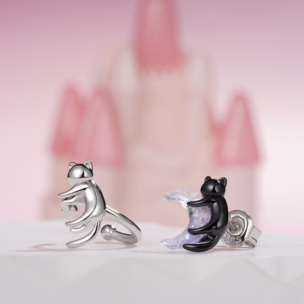 Black & White Cat Asymmetrical Ear Clips image number 3