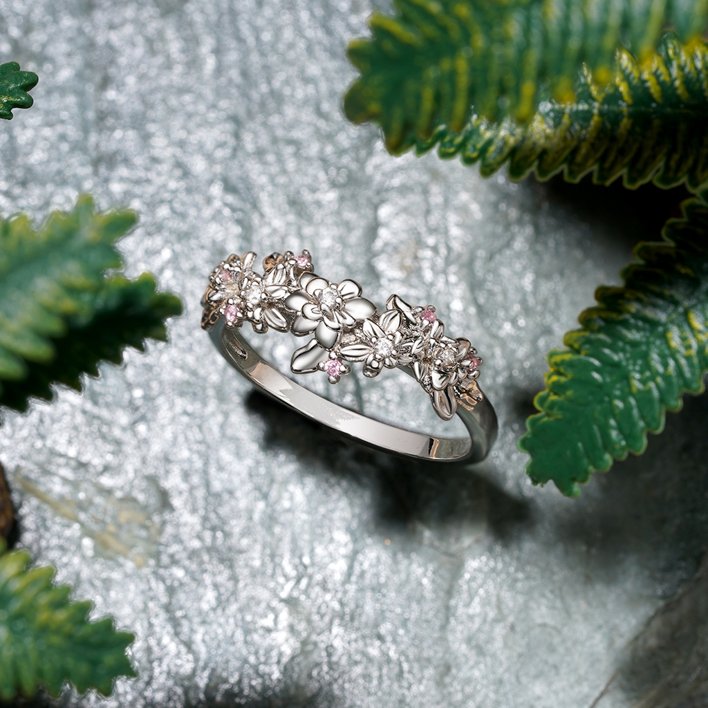 Delicate Flower Cluster Ring image number 2