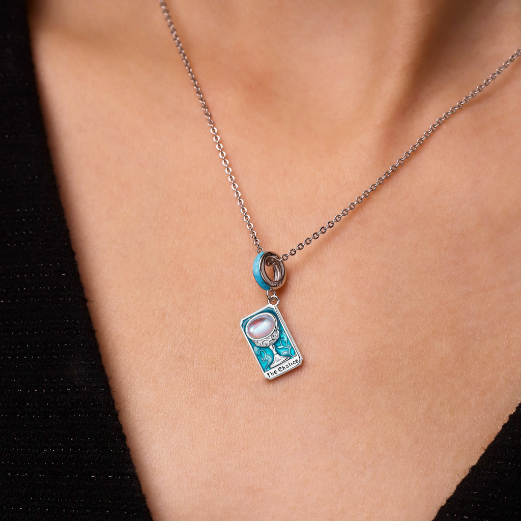 The Chalice Tarot Pendant image number 6