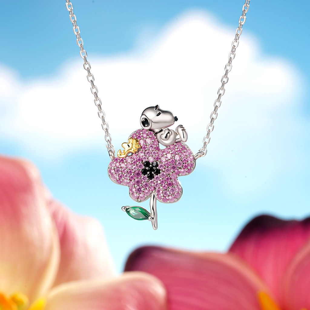 Snoopy Flower Diamond Necklace image number 4
