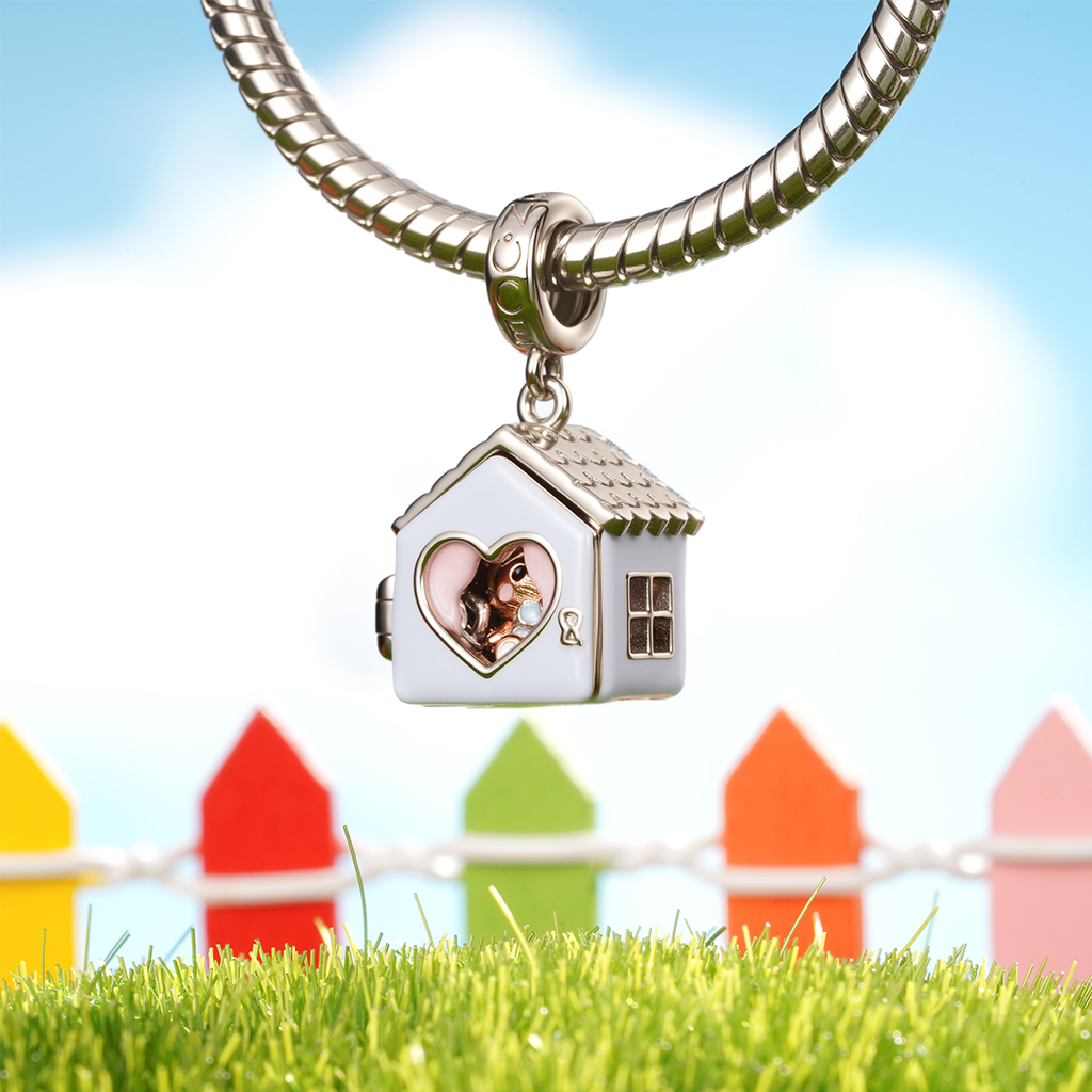 Teddie in a House Pendant image number 3