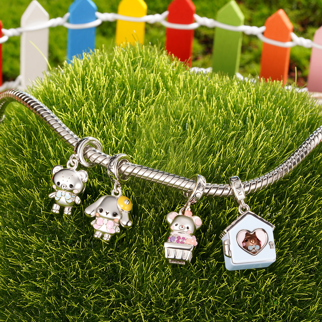 Berry Mouse Pendant image number 2