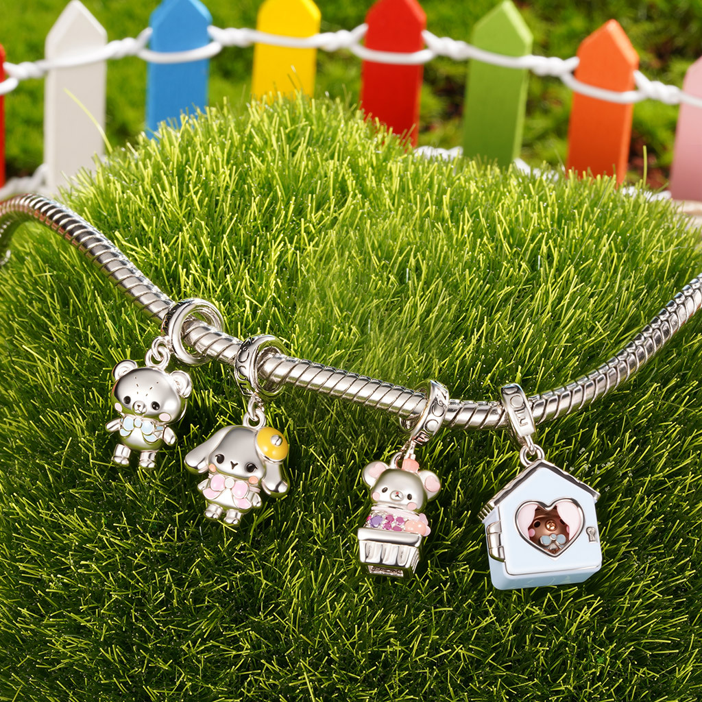 Berry Mouse Pendant image number 2