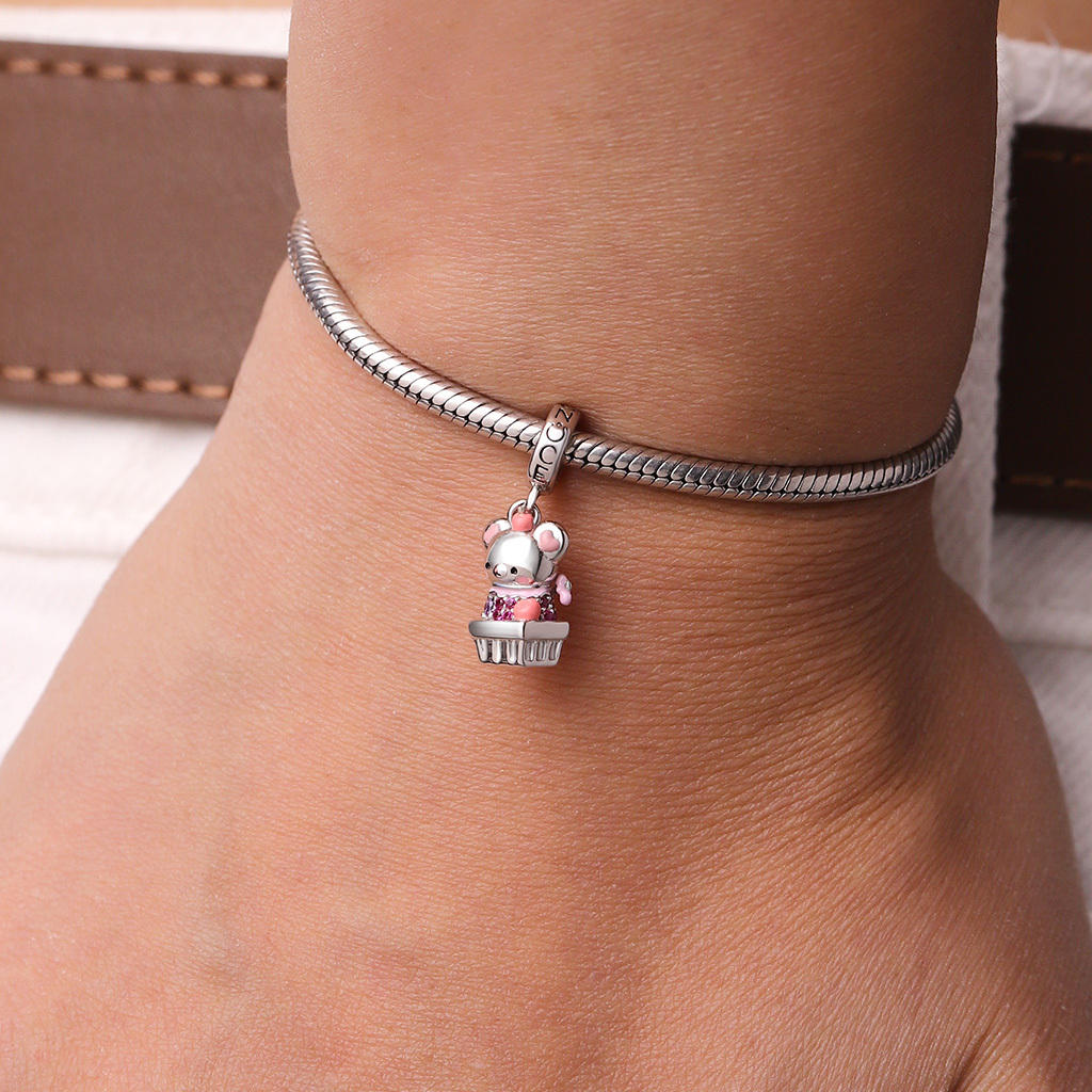 Berry Mouse Pendant image number 6