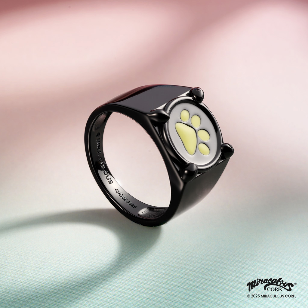 Cat Noir Glow-in-the-Dark Ring image number 3