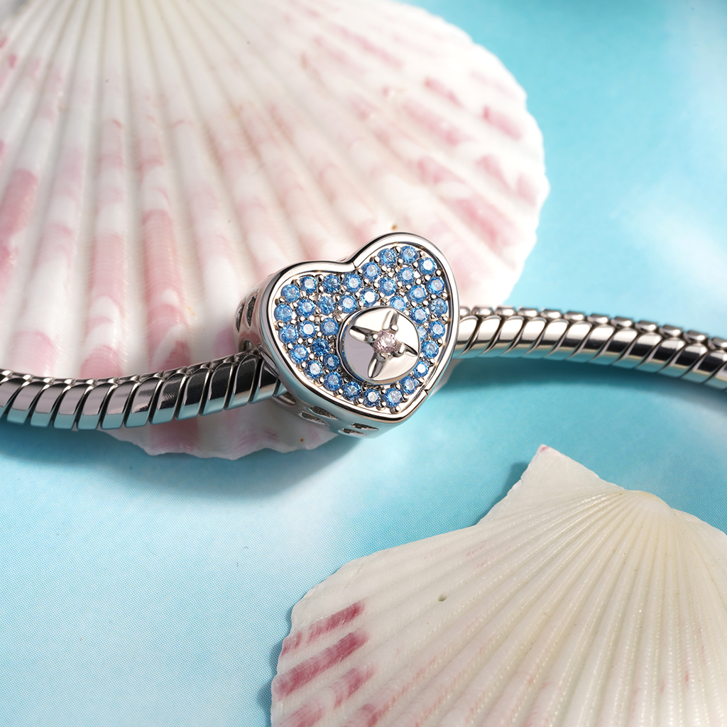 Screw Heart-Shaped Charm image number 4