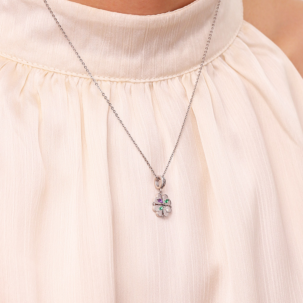 Four-leaf Clover Pendant image number 8
