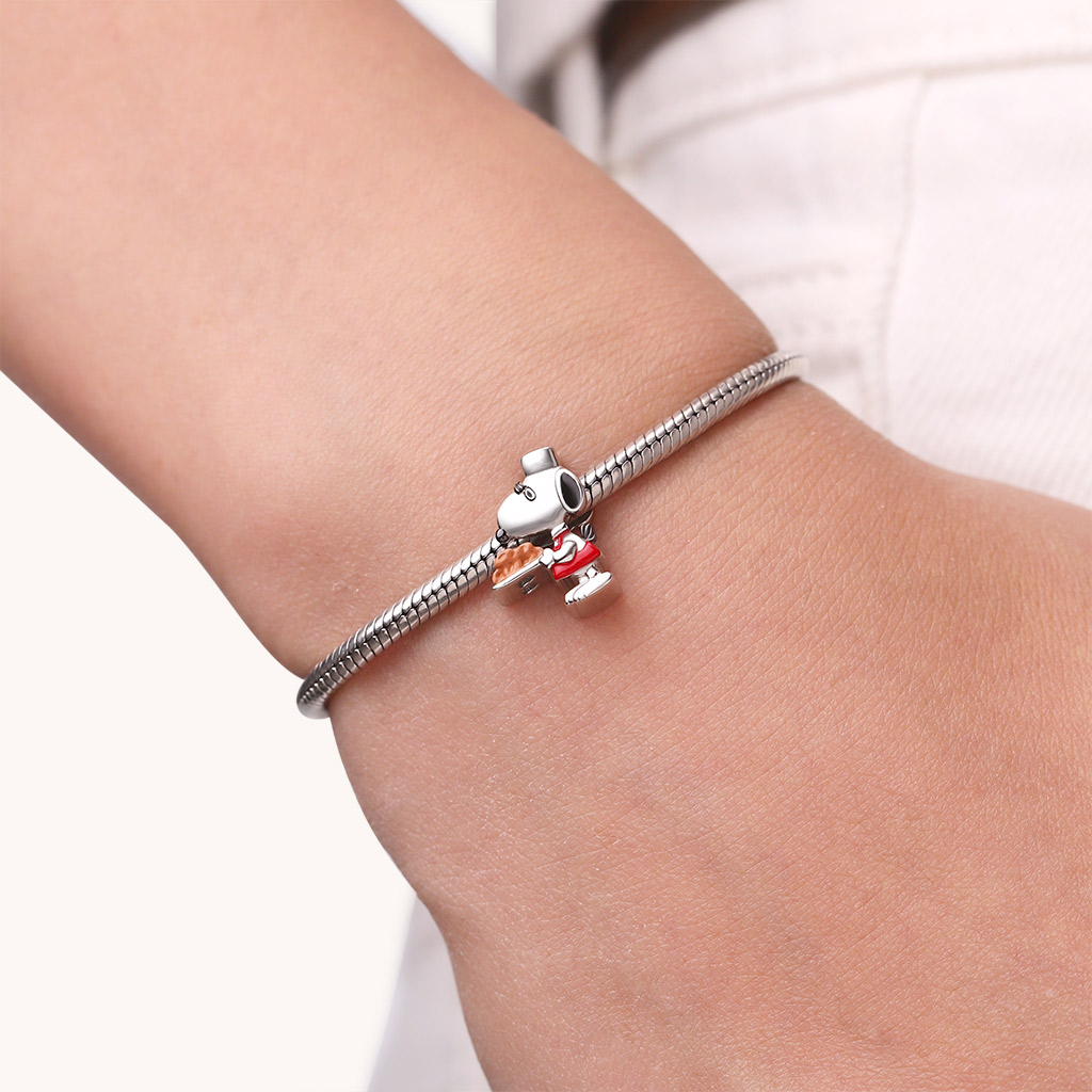 Peanuts Belle Pendant image number 3