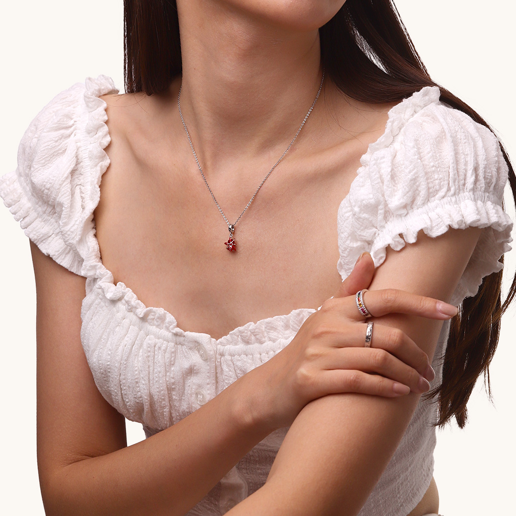 Blood Spider Skull Pendant image number 3