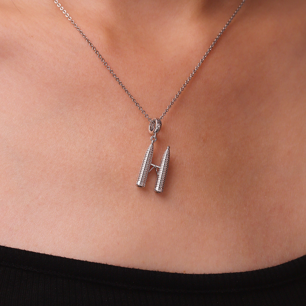 Petronas Twin Towers Pendant image number 4