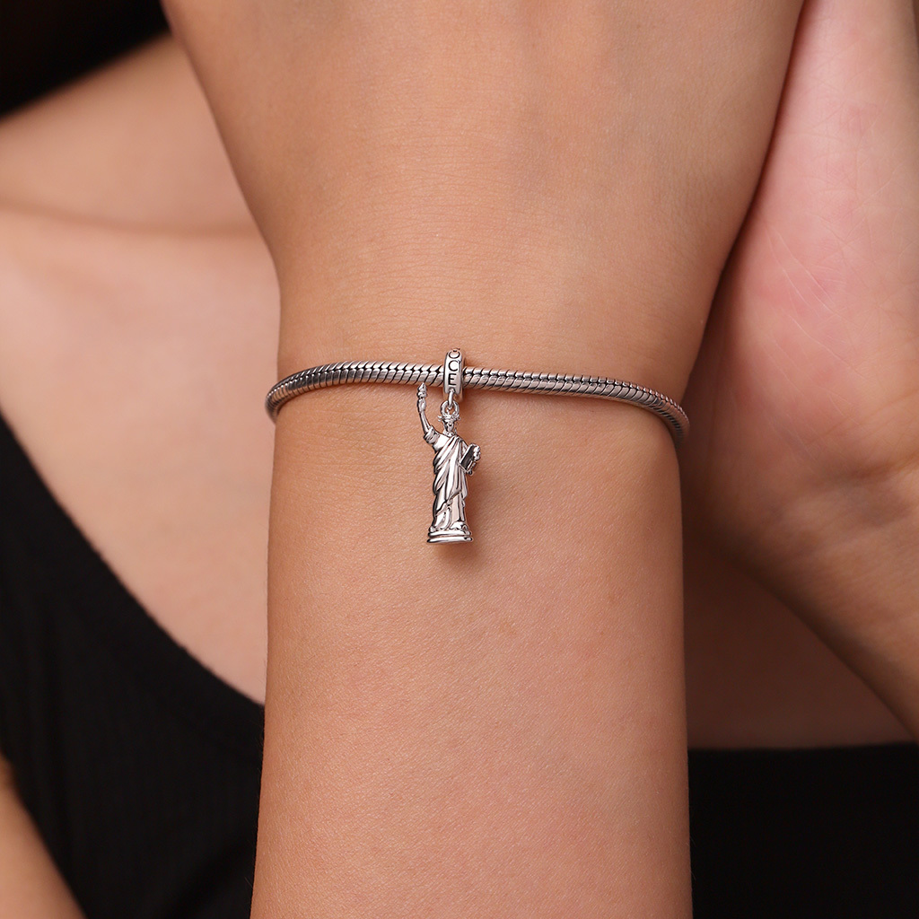 Statue of Liberty Pendant image number 5