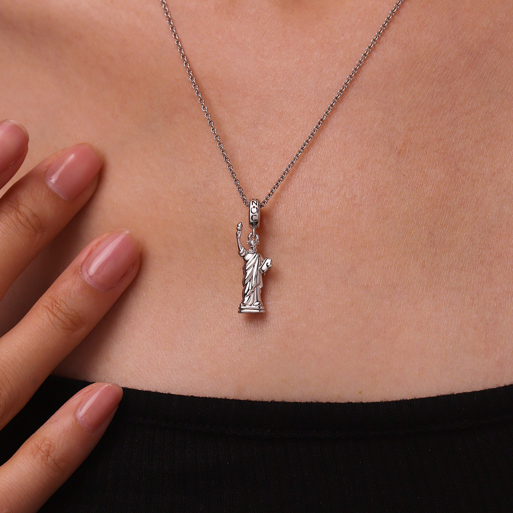 Statue of Liberty Pendant image number 4