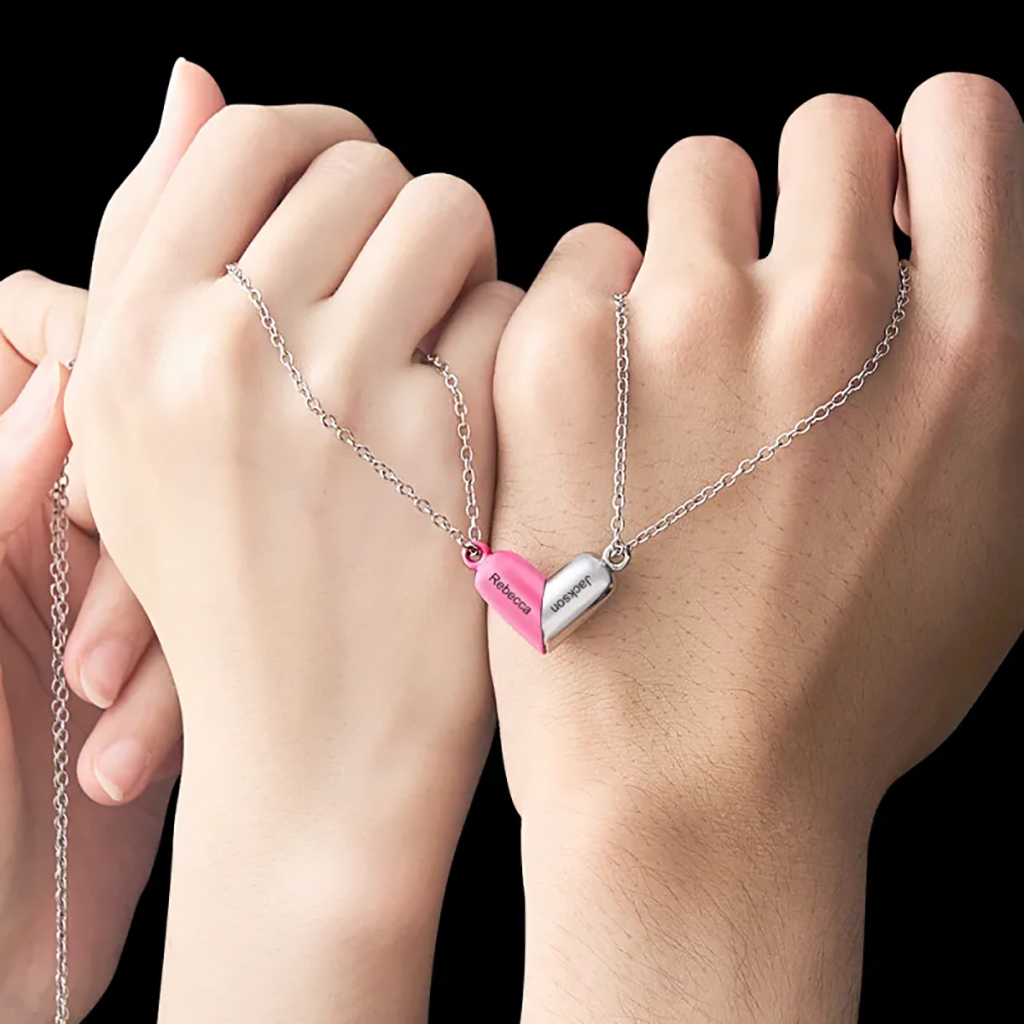 Engraving Couple Necklace image number 5