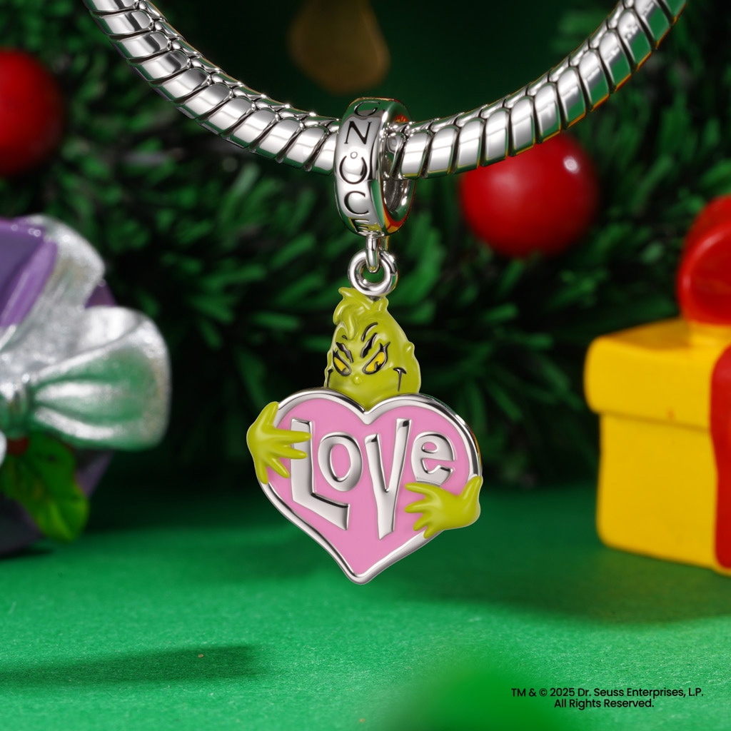 Grinch Love Pendant image number 2