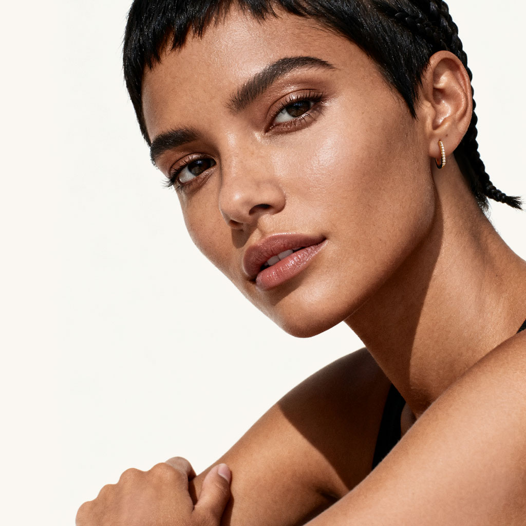 Solid Gold Hoop Earrings image number 2