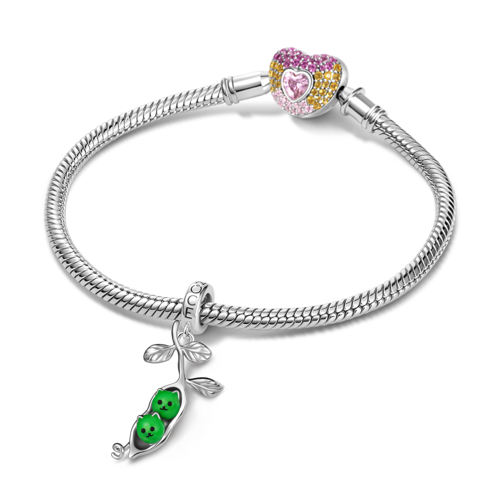 Pea Twin Cat Pendant image number 2