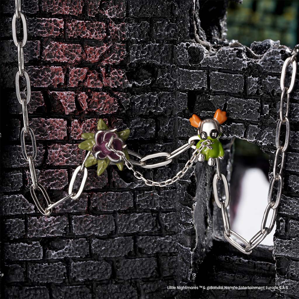 Carnivorous Alone Doll Bracelet image number 2