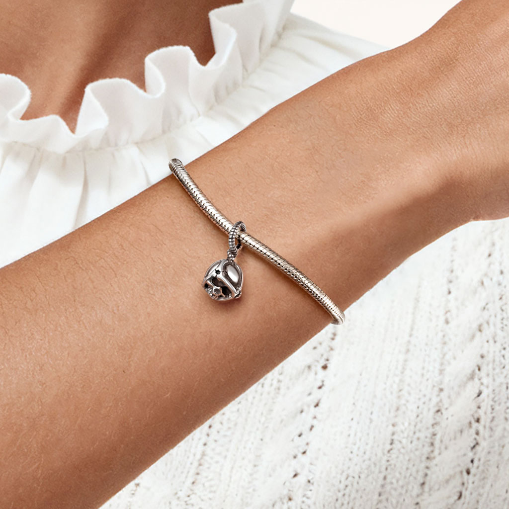 Vintage Skull Pendant image number 1