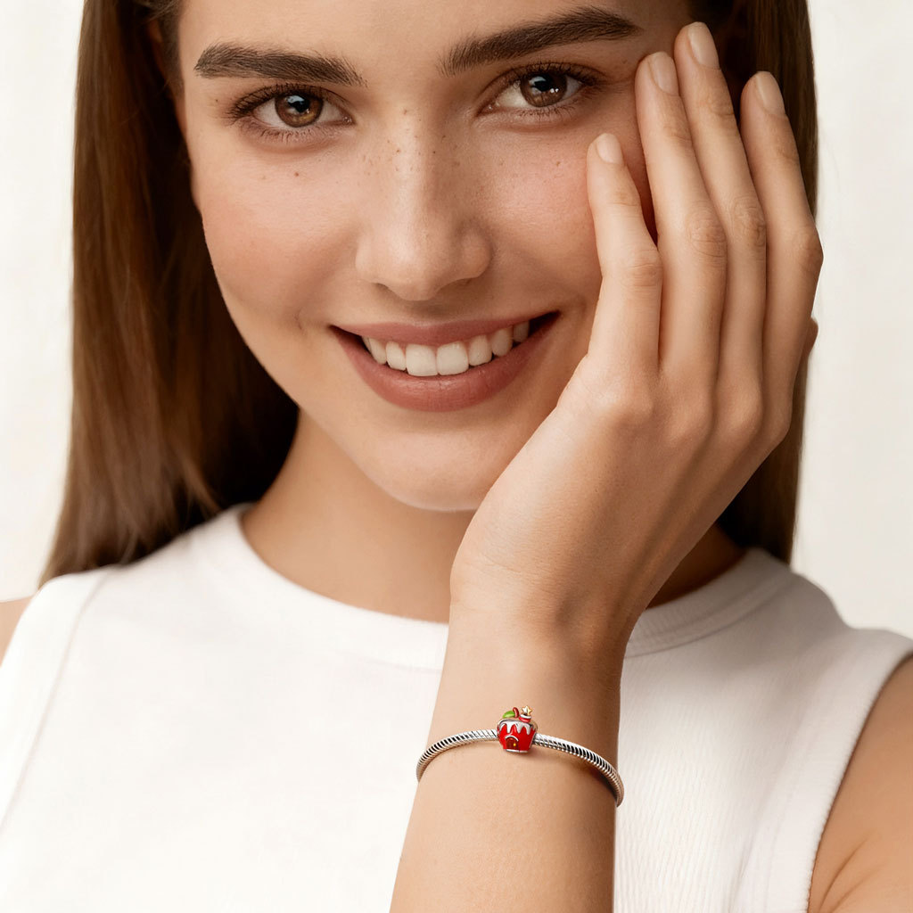 Red Apple House Charm image number 3