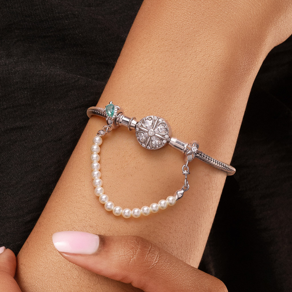 Pearl Safety Chain image number 1