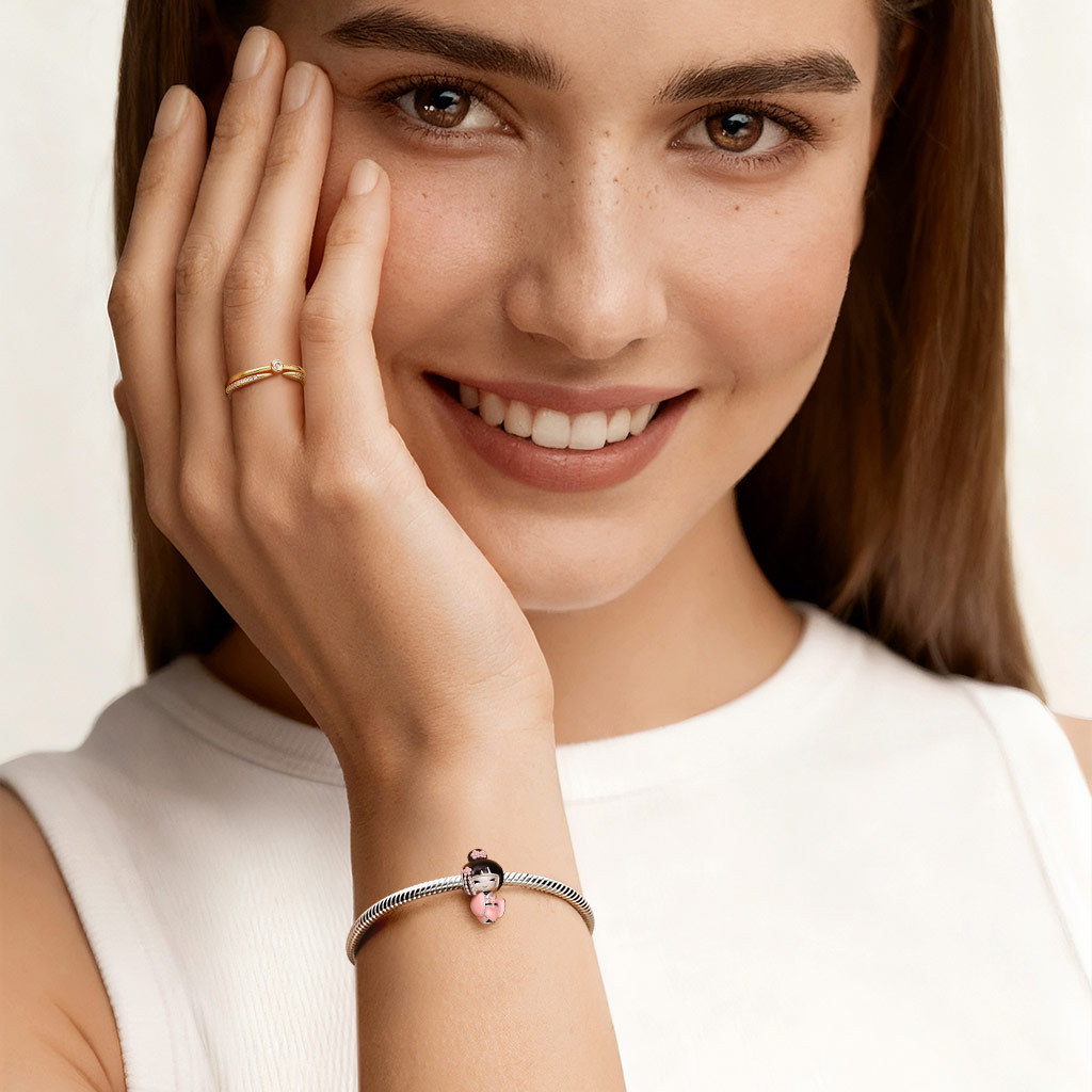 Japanese Geisha Charm image number 3