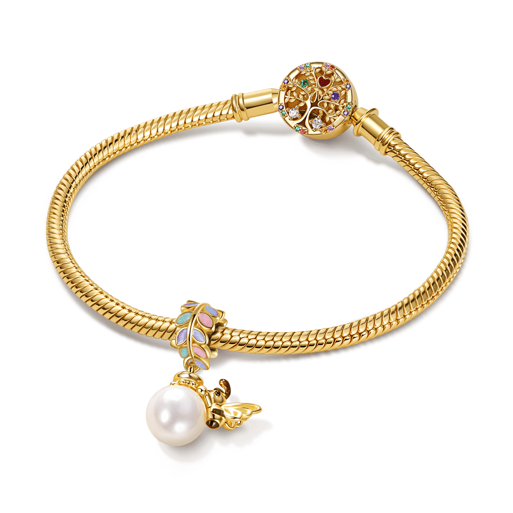 Pearl Bee Pendant image number 2