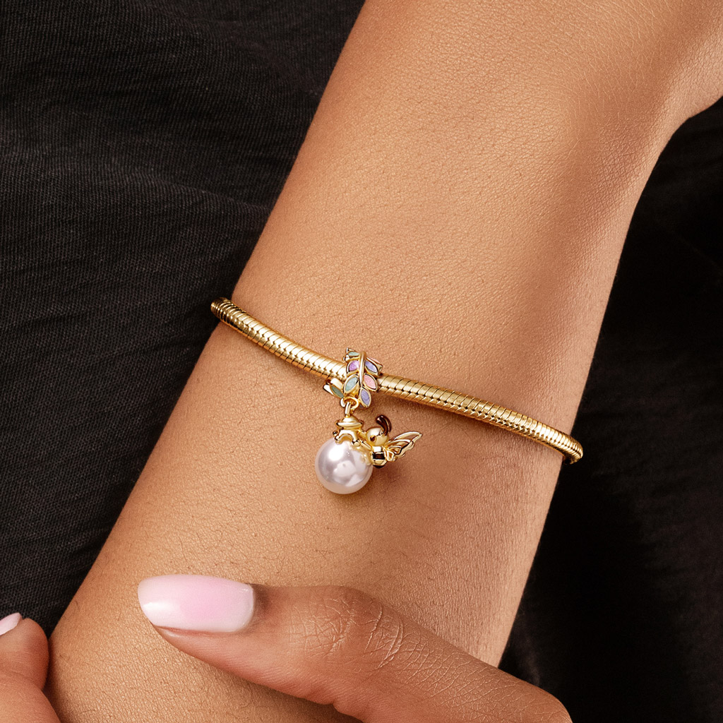 Pearl Bee Pendant image number 1