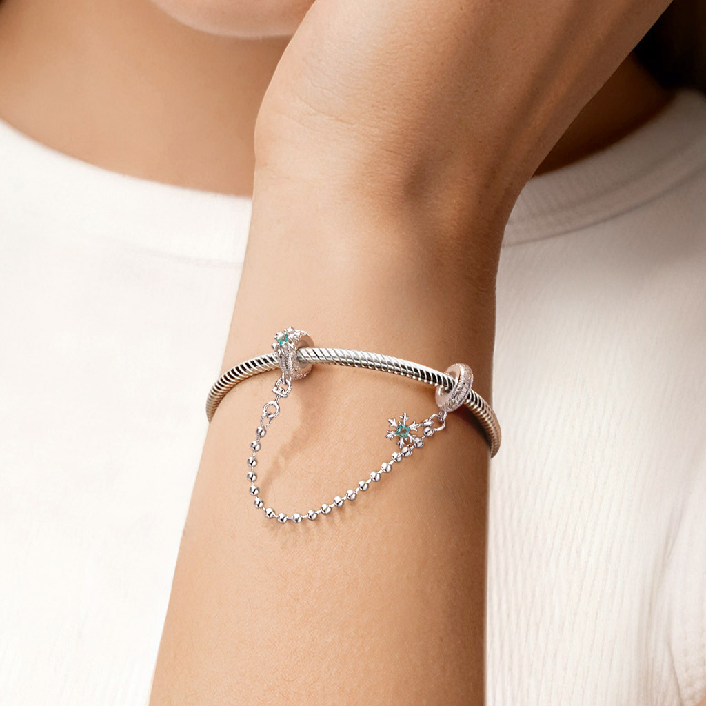 Snowflakes Safety Chain image number 1