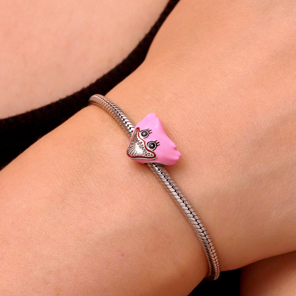 Kissy Missy Charm image number 4