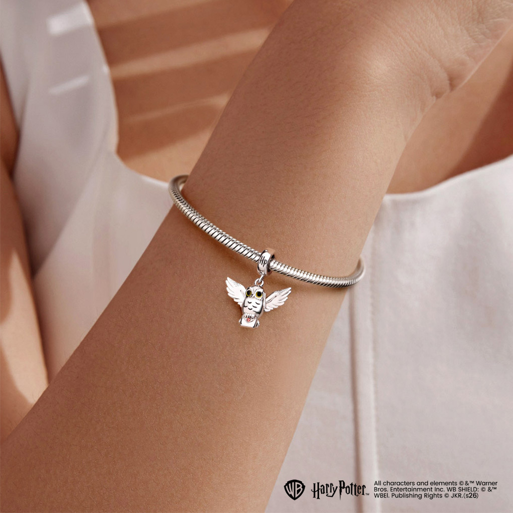 Hedwig Snow Owl Pendant image number 2