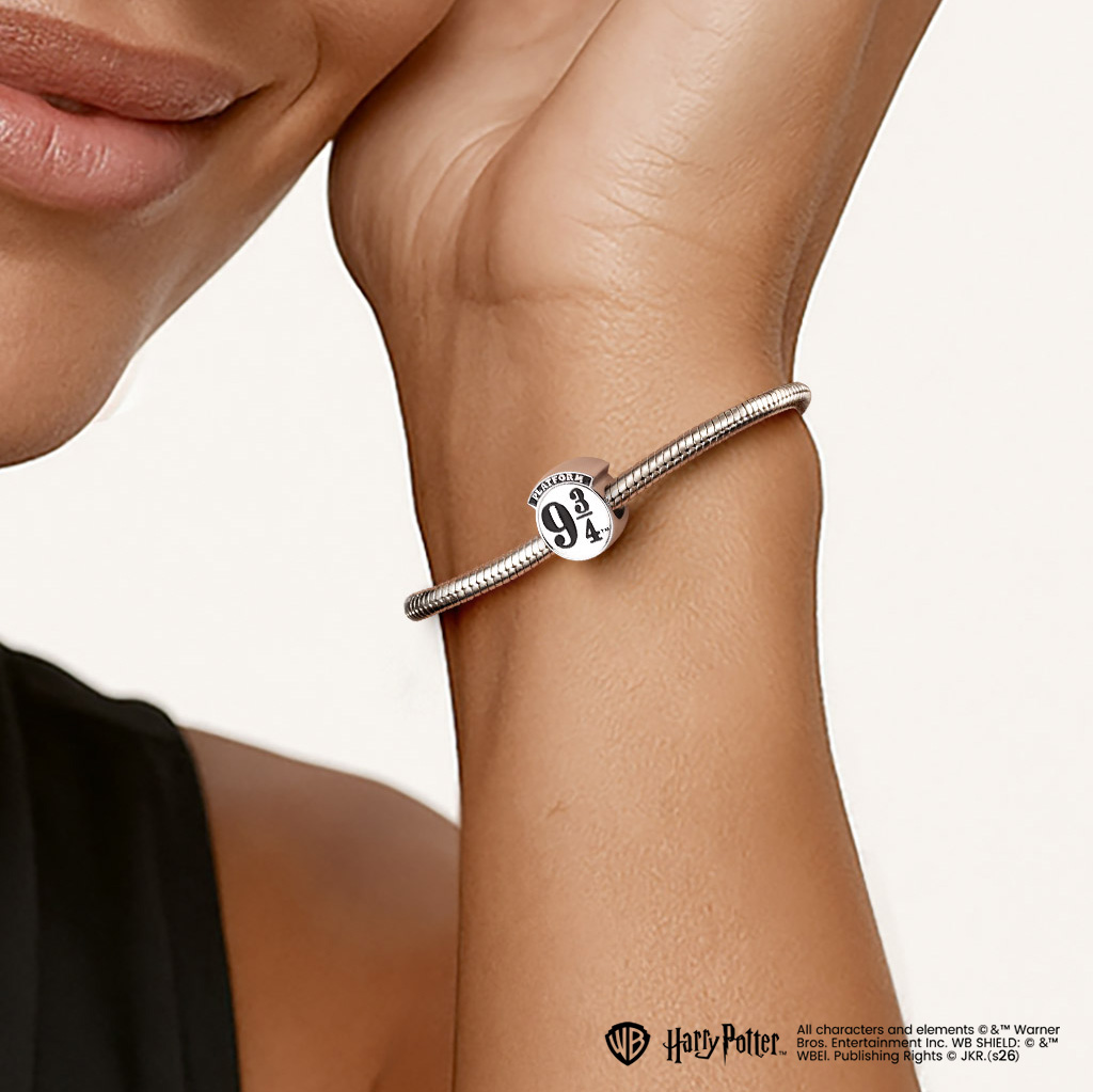 Platform 9 ¾ Charm image number 1