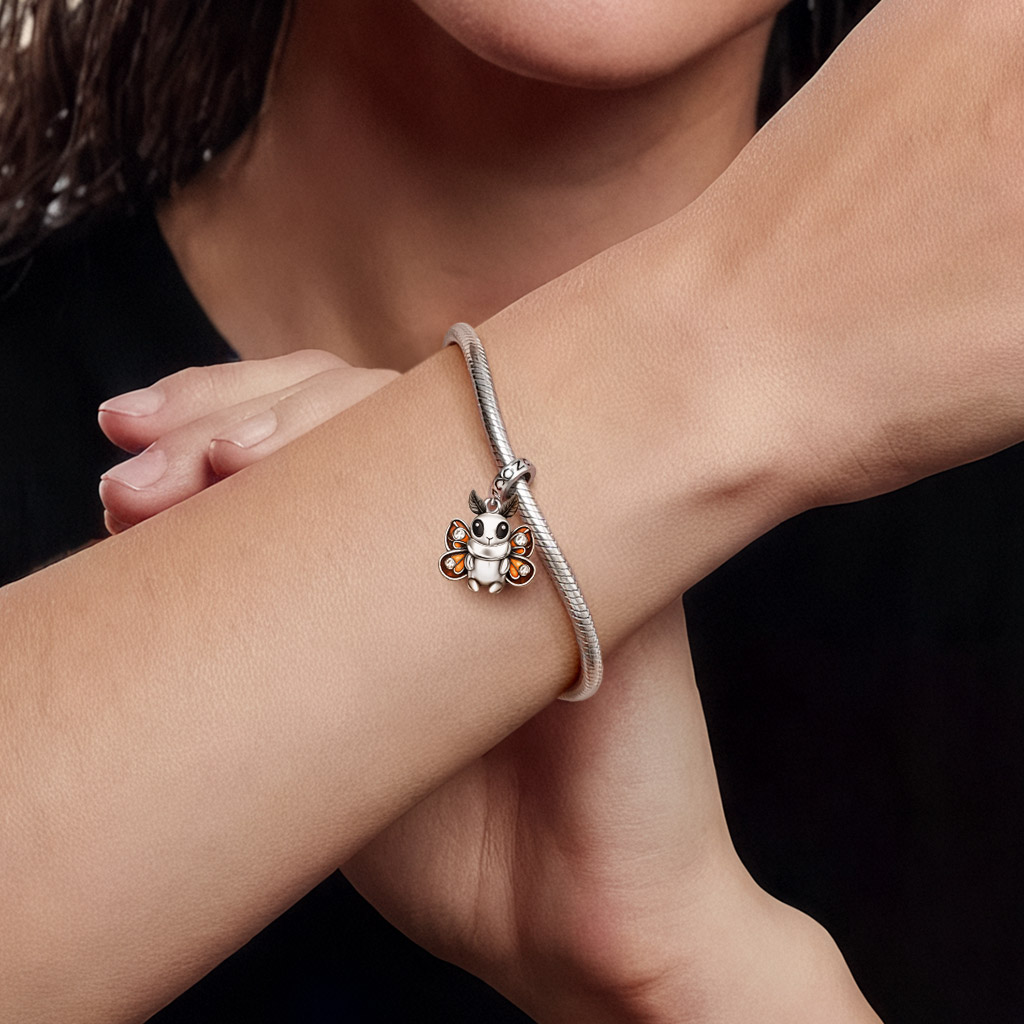 Animal Moth Pendant image number 4