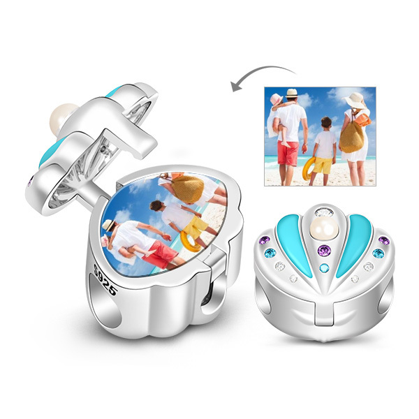 Shell Locket Photo Charm image number 0