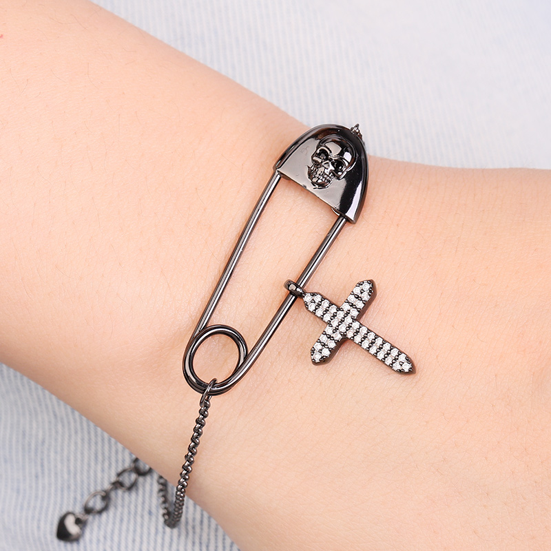 Skull Paperclip Bracelet image number 2