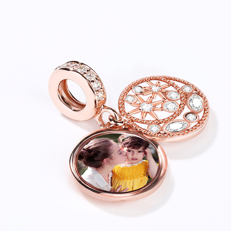 Moon & Star Pendant image number 1