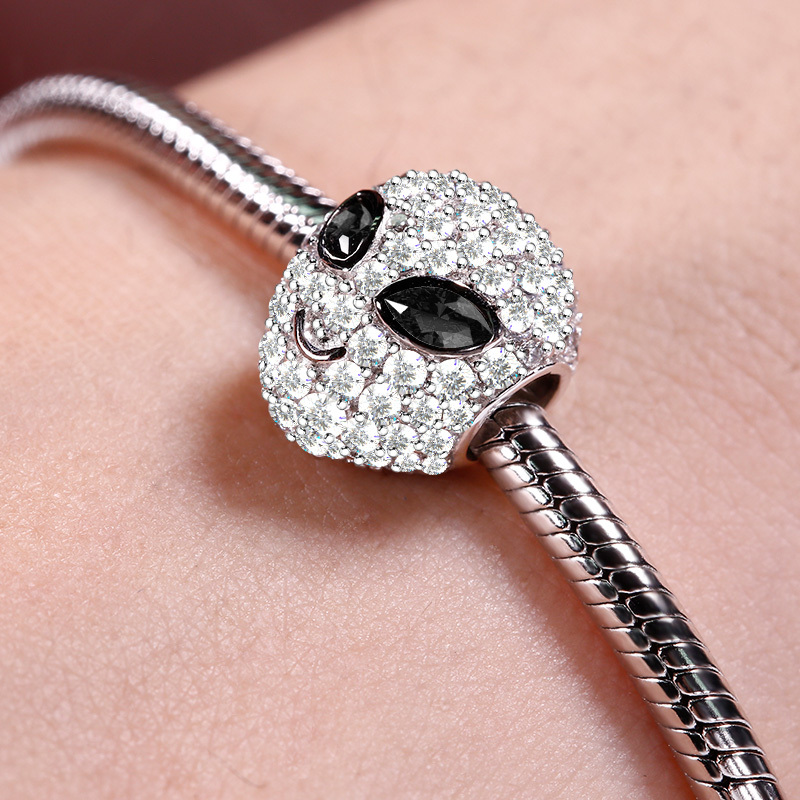 Alien Charm image number 2