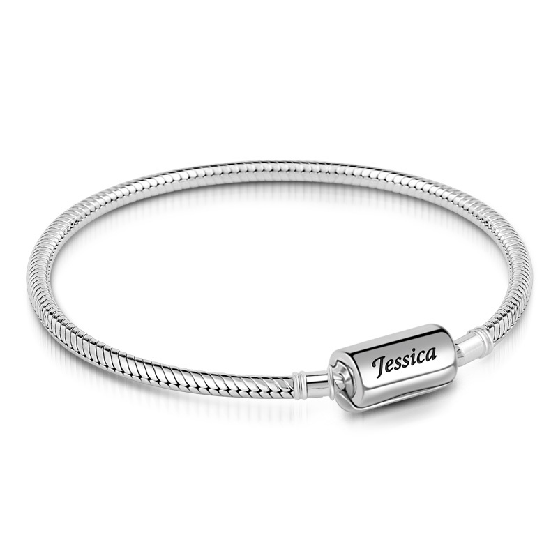 Engravable Name Bracelet image number 1