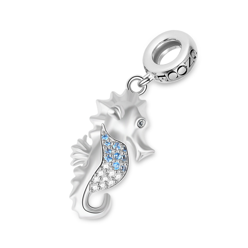 Seahorse Pendant image number 1
