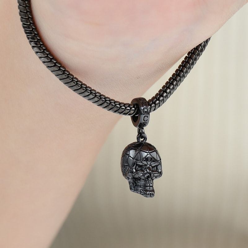 Black Skull Pendant image number 2