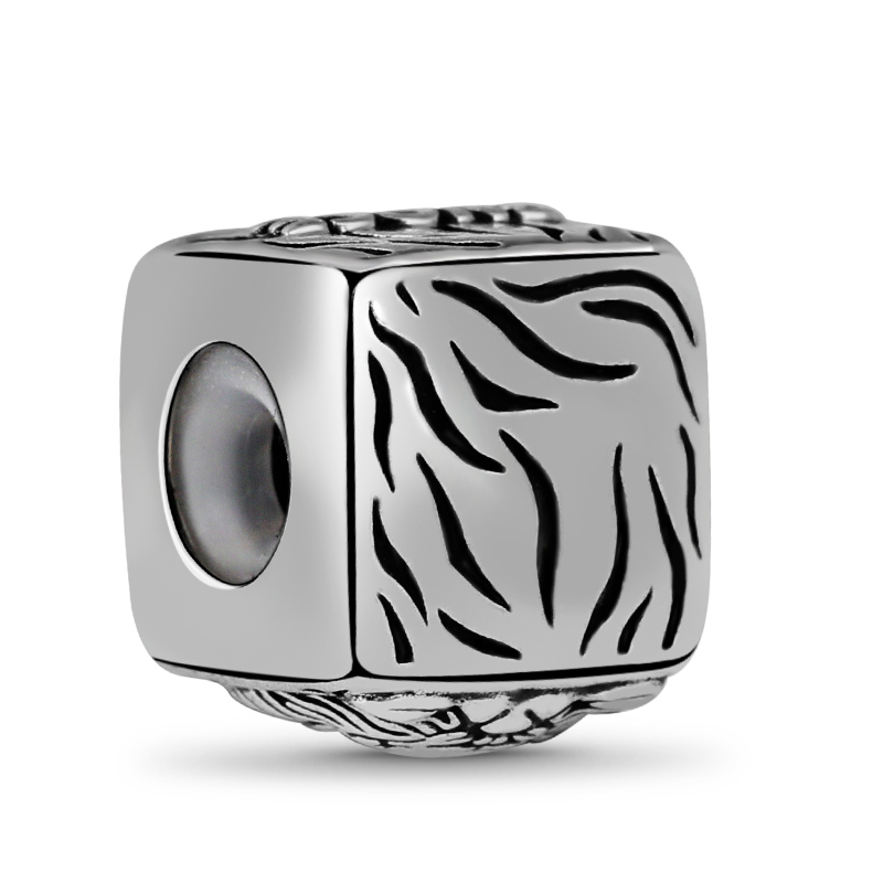 Tiger Charm Bracelet image number 2