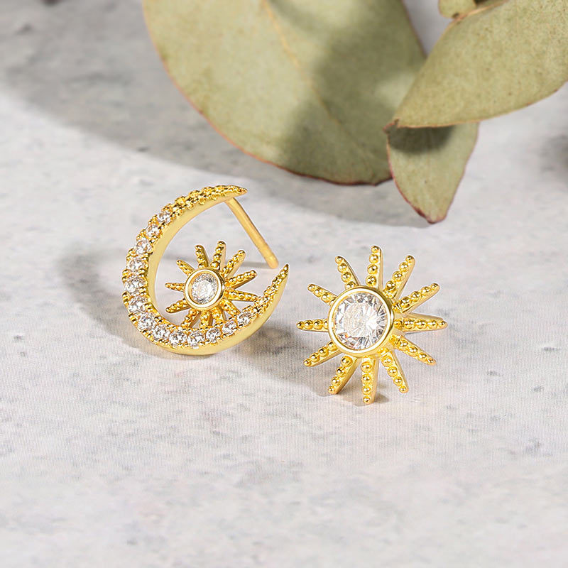 Star Moon Stud Earrings image number 1