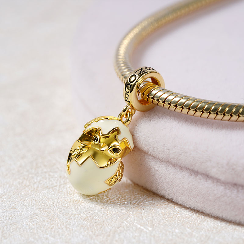 Newborn Chicken Pendant image number 1